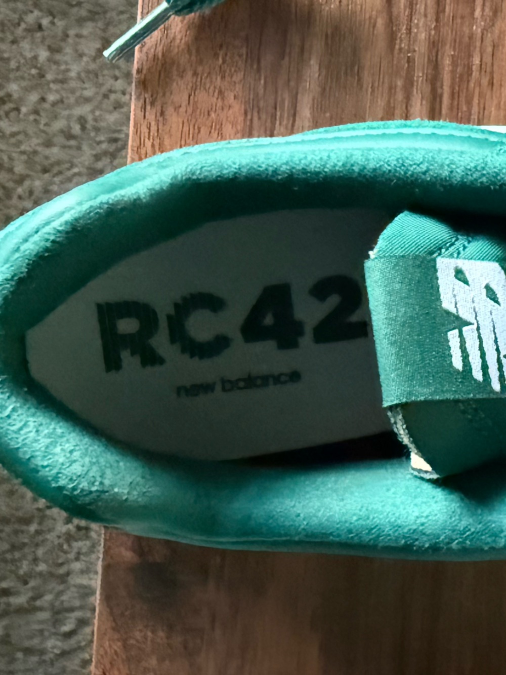 New Balance Men's Green Suede Sneakers with White Logo - Picture 7 of 8